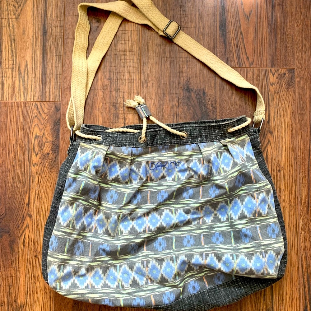 Dakine purse